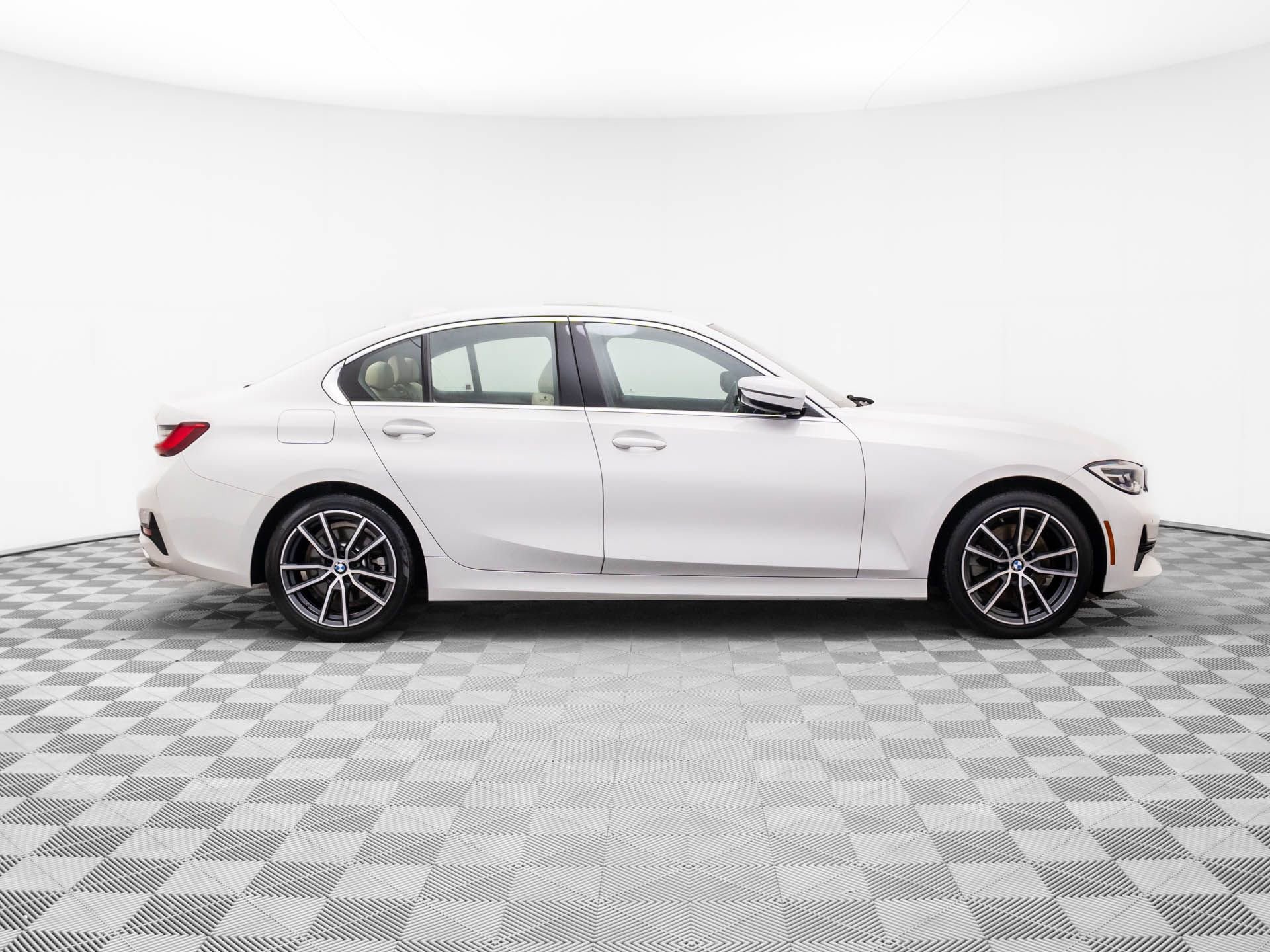 Used 2019 BMW 330i xDrive Sedan w/ Convenience Package image 7