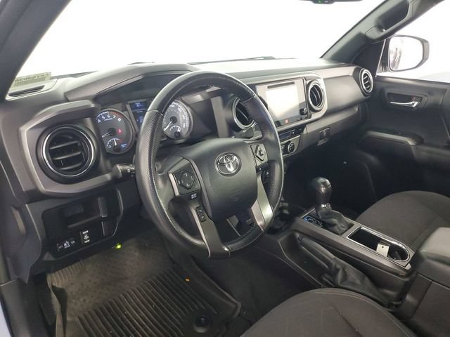 Used 2016 Toyota Tacoma TRD Sport AWD/4WD image 13