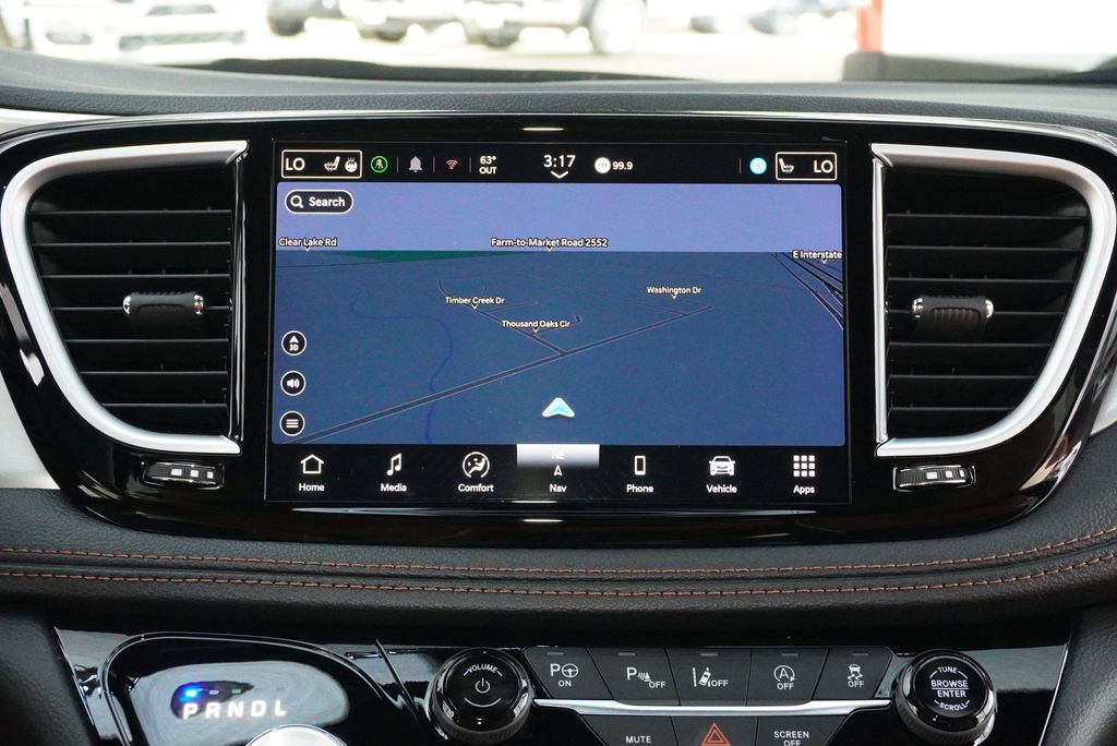 Used 2024 Chrysler Pacifica Pinnacle w/ Trailer Tow Group image 13