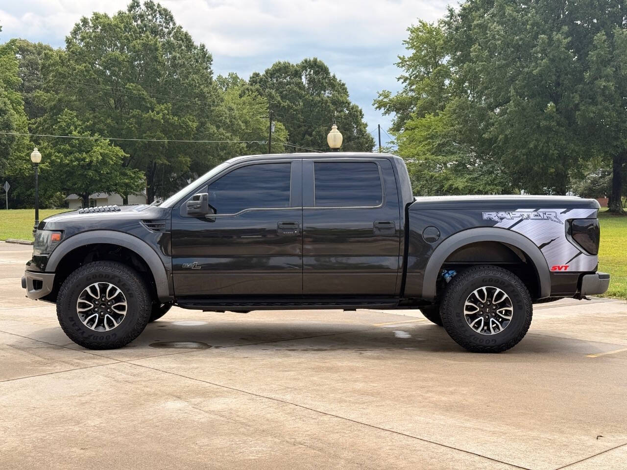 Used 2014 Ford F150 Raptor w/ Equipment Group 801A Luxury AWD/4WD image 9