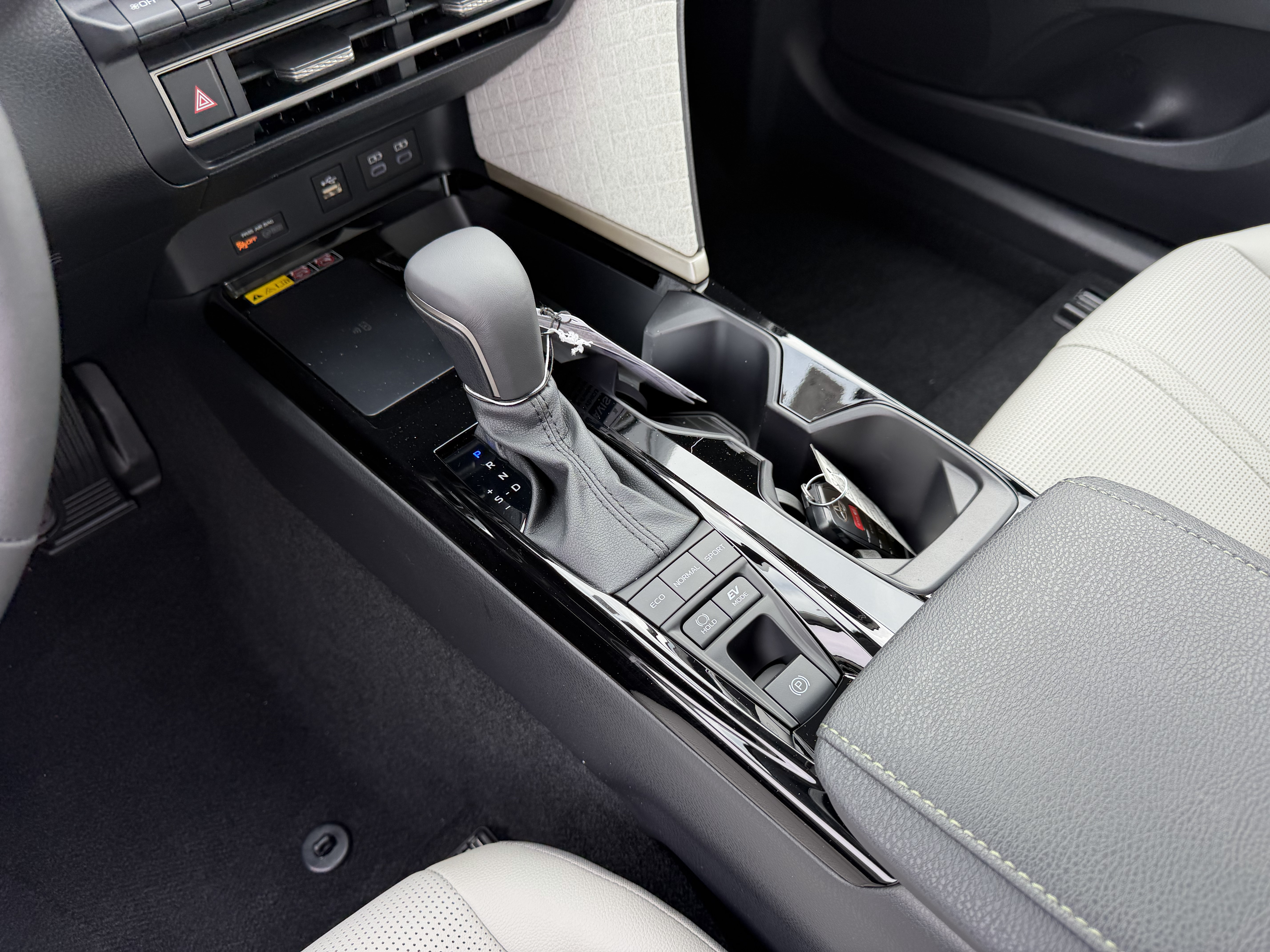 New 2026 Toyota Camry XLE AWD/4WD image 13