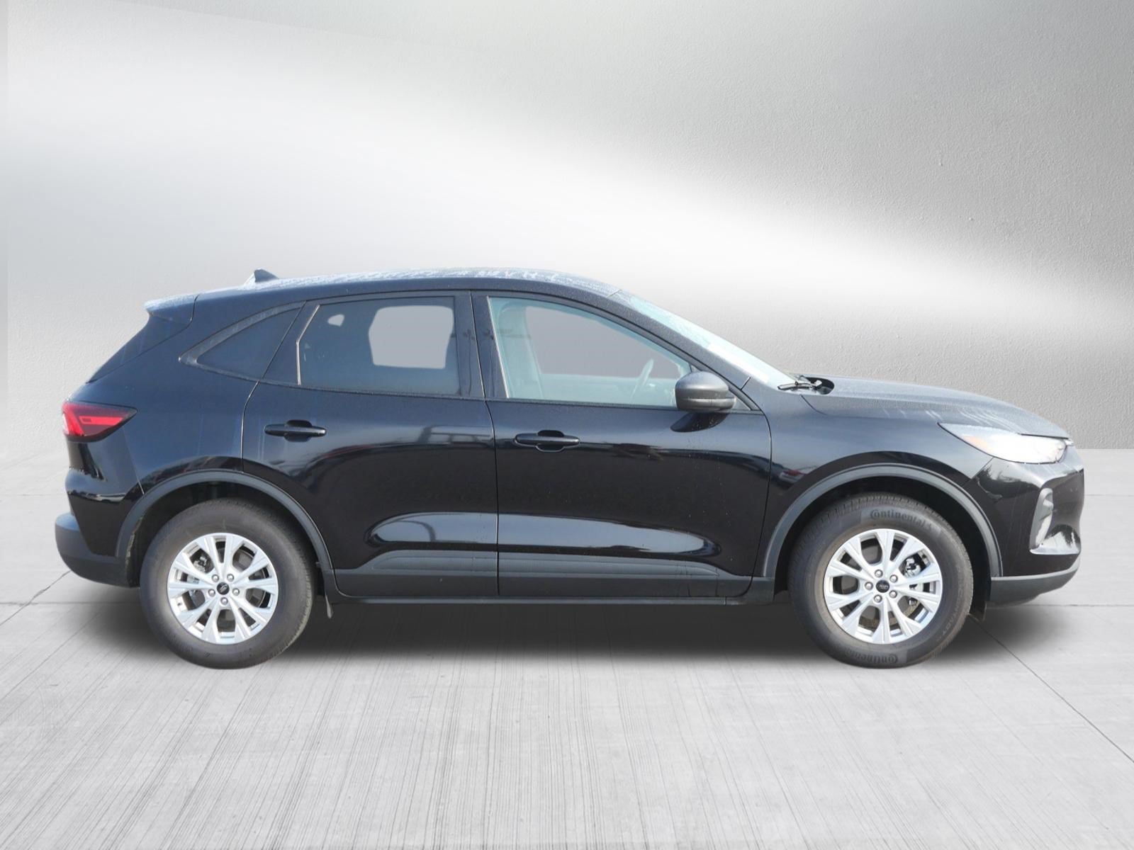 Used 2026 Ford Escape Active w/ Cold Weather Package AWD/4WD image 2