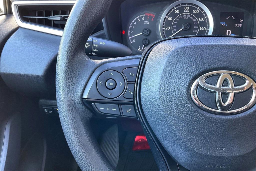 Used 2021 Toyota Corolla LE image 18