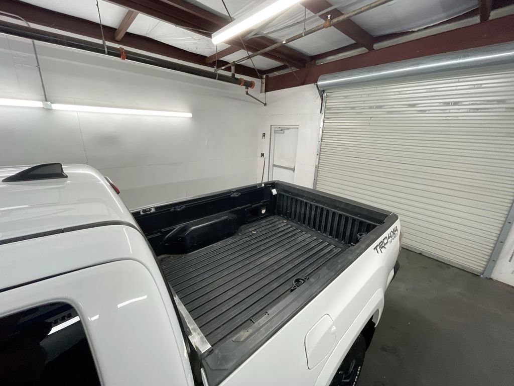 Used 2016 Toyota Tacoma TRD Sport image 23