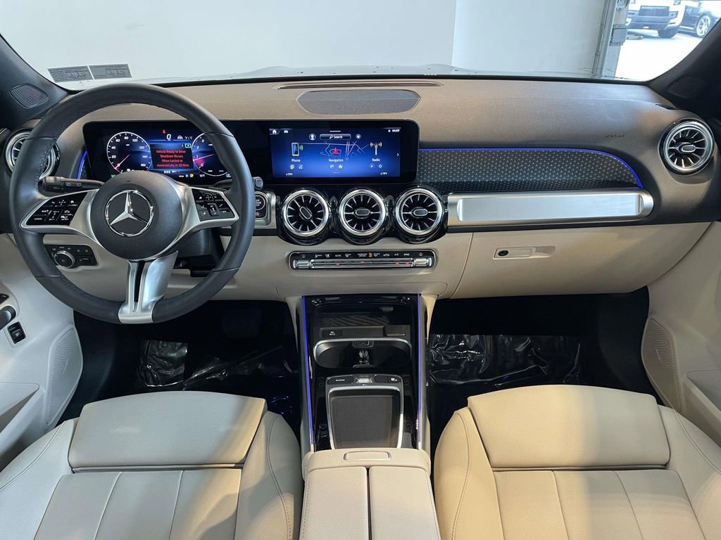 Used 2024 Mercedes-Benz GLB 250 4MATIC image 21