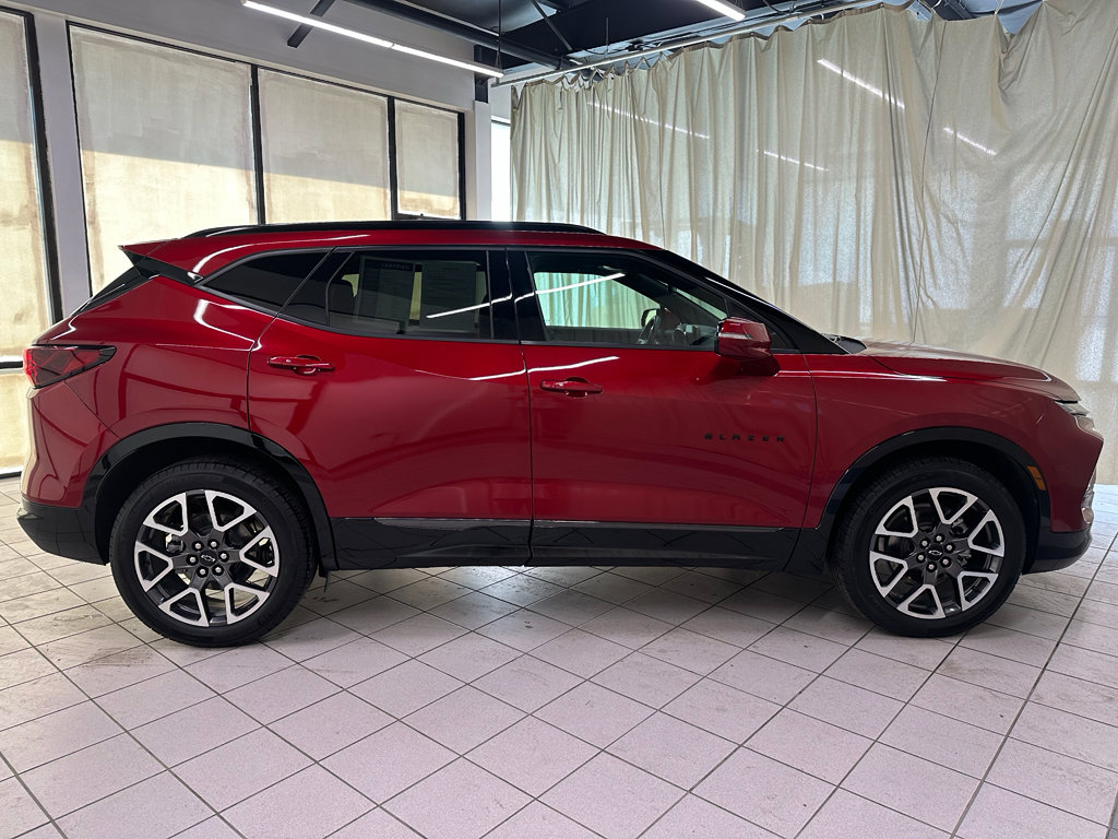 Certified 2025 Chevrolet Blazer RS w/ Enhanced Convenience Package AWD/4WD image 3