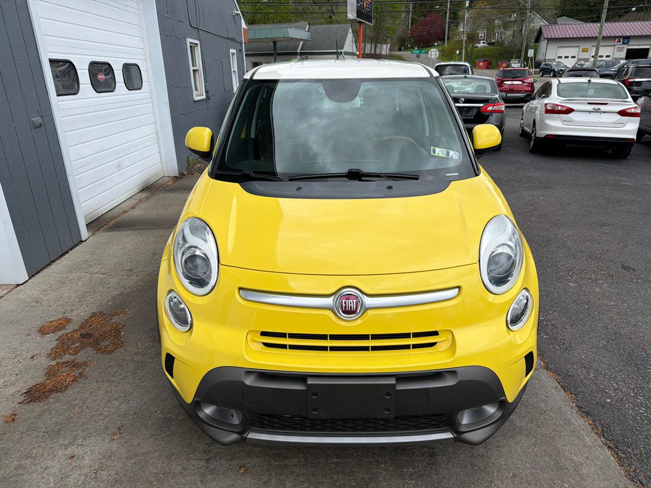 Used 2014 FIAT 500L Trekking w/ Popular Equipment Group FWD image 2