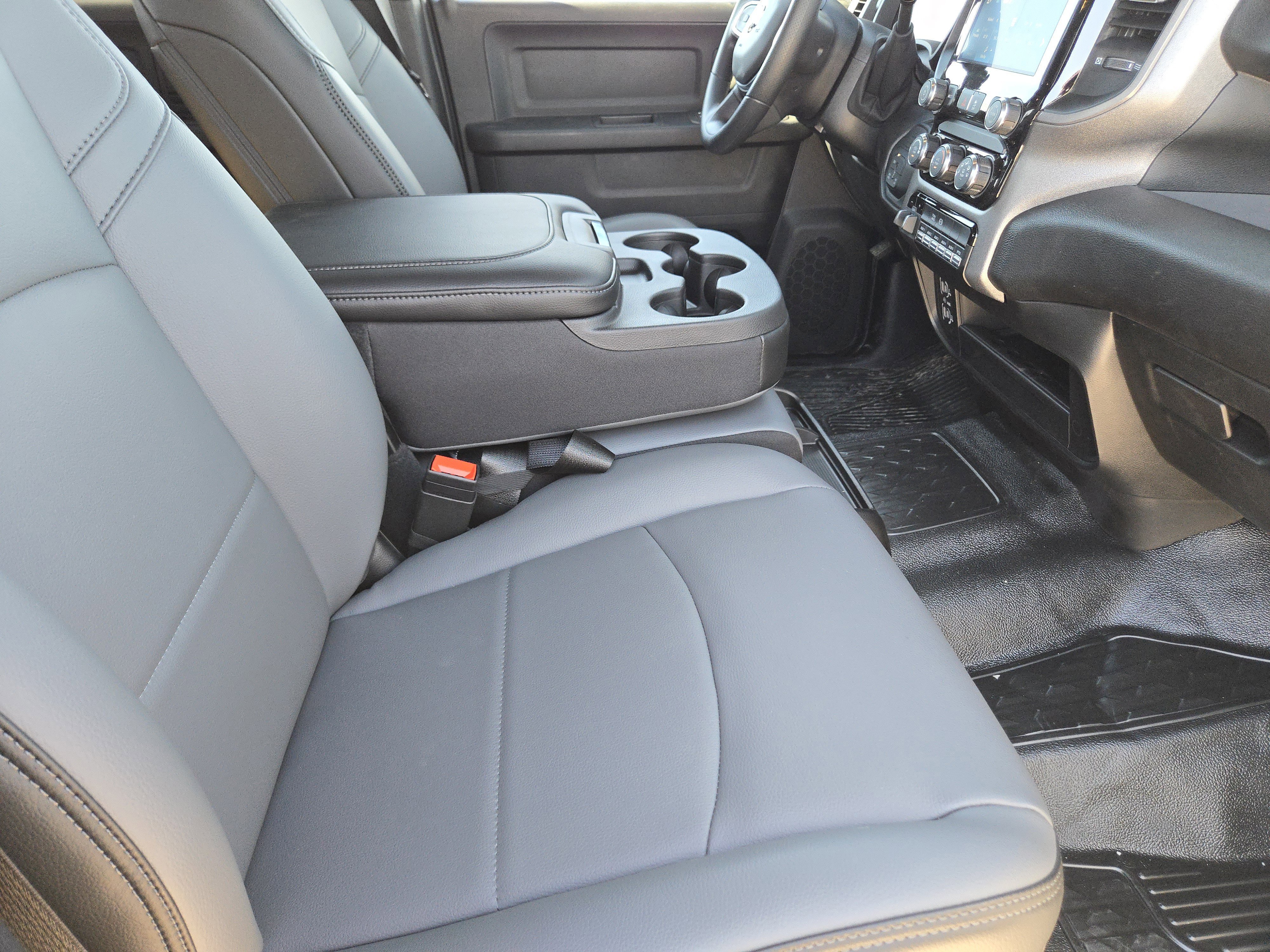 New 2026 RAM 5500 Tradesman AWD/4WD image 12