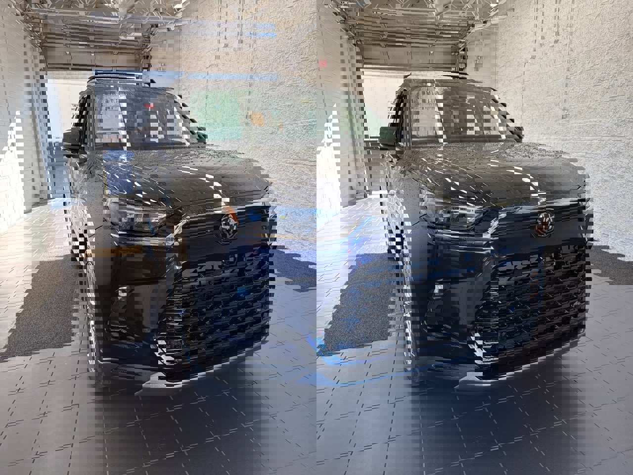 New 2026 Toyota Grand Highlander Platinum image 2