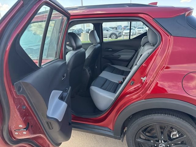 Used 2023 Nissan Kicks SR w/ SR Premium Package FWD image 26