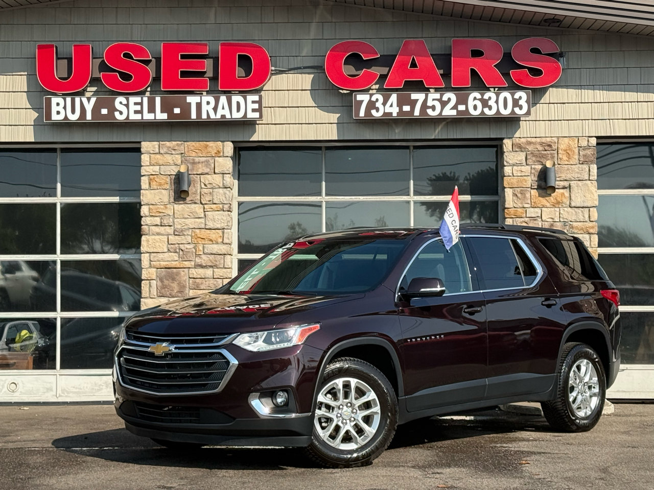 Used 2020 Chevrolet Traverse LT image 1