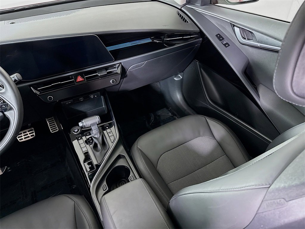 Used 2024 Kia Niro EX Touring image 28