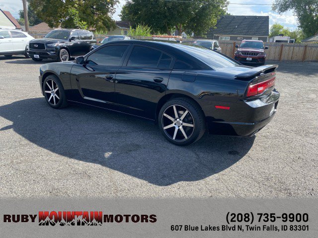 Used 2014 Dodge Charger SXT w/ Sport Appearance Group RWD image 4