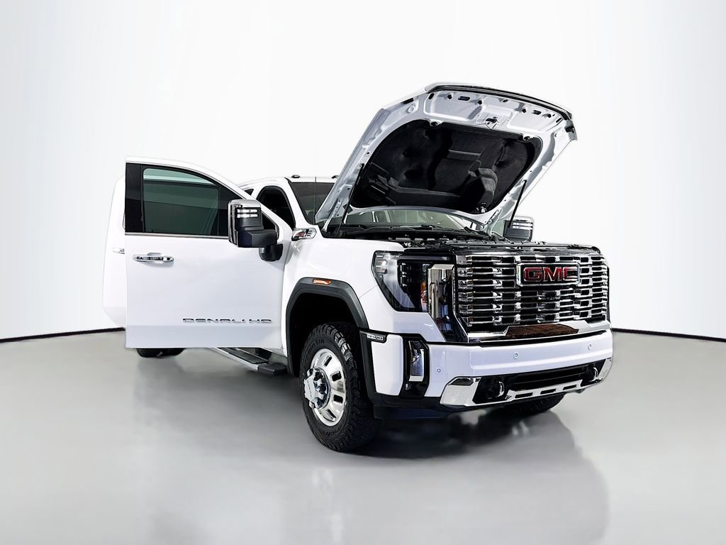 Used 2025 GMC Sierra 3500 Denali w/ Technology Package AWD/4WD image 27