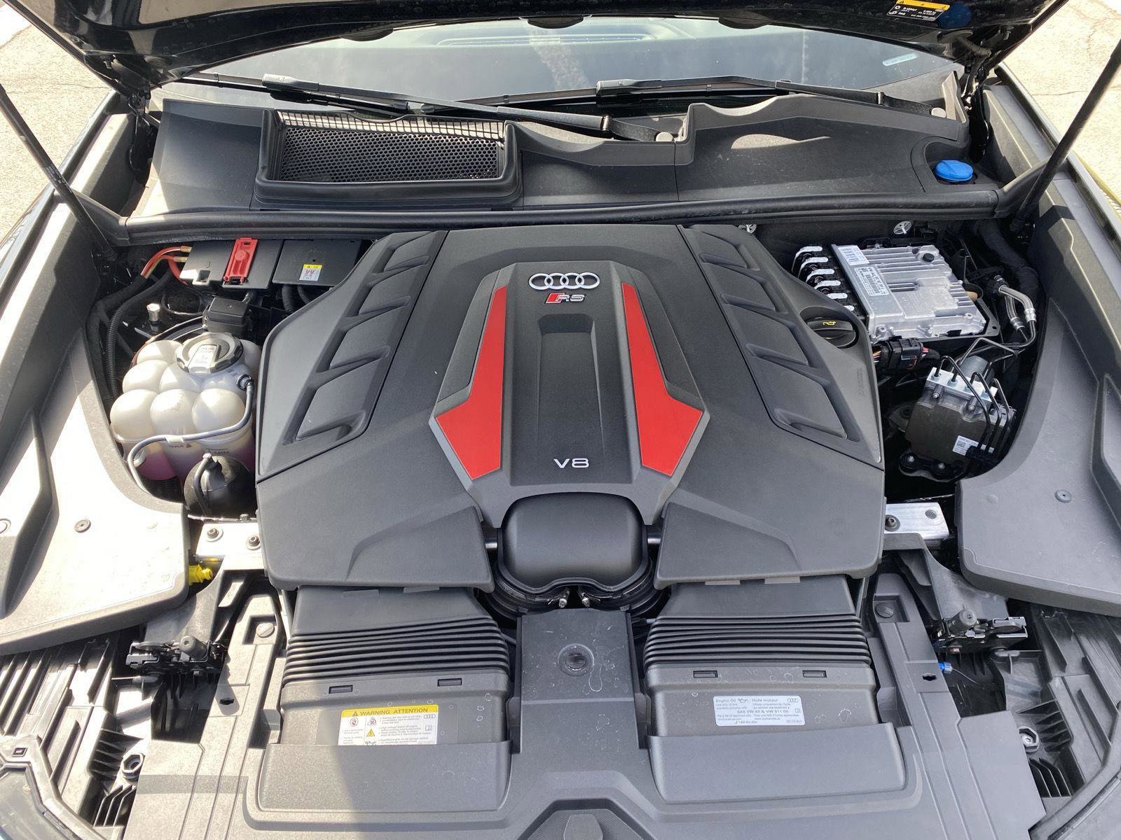 Used 2022 Audi RS Q8 w/ Carbon Optic Package image 26