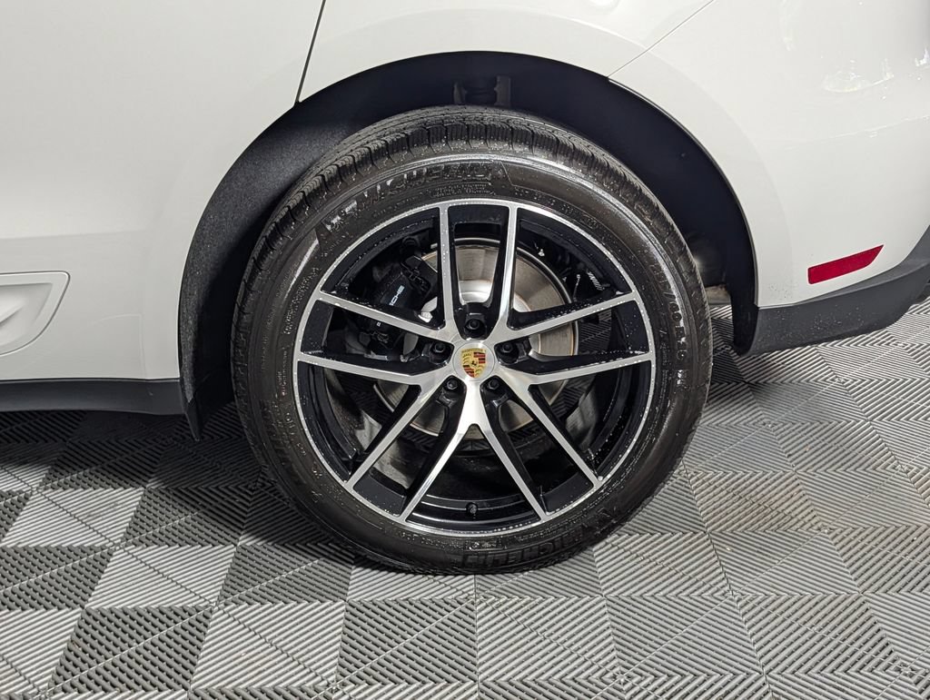 New 2026 Porsche Macan AWD/4WD image 12