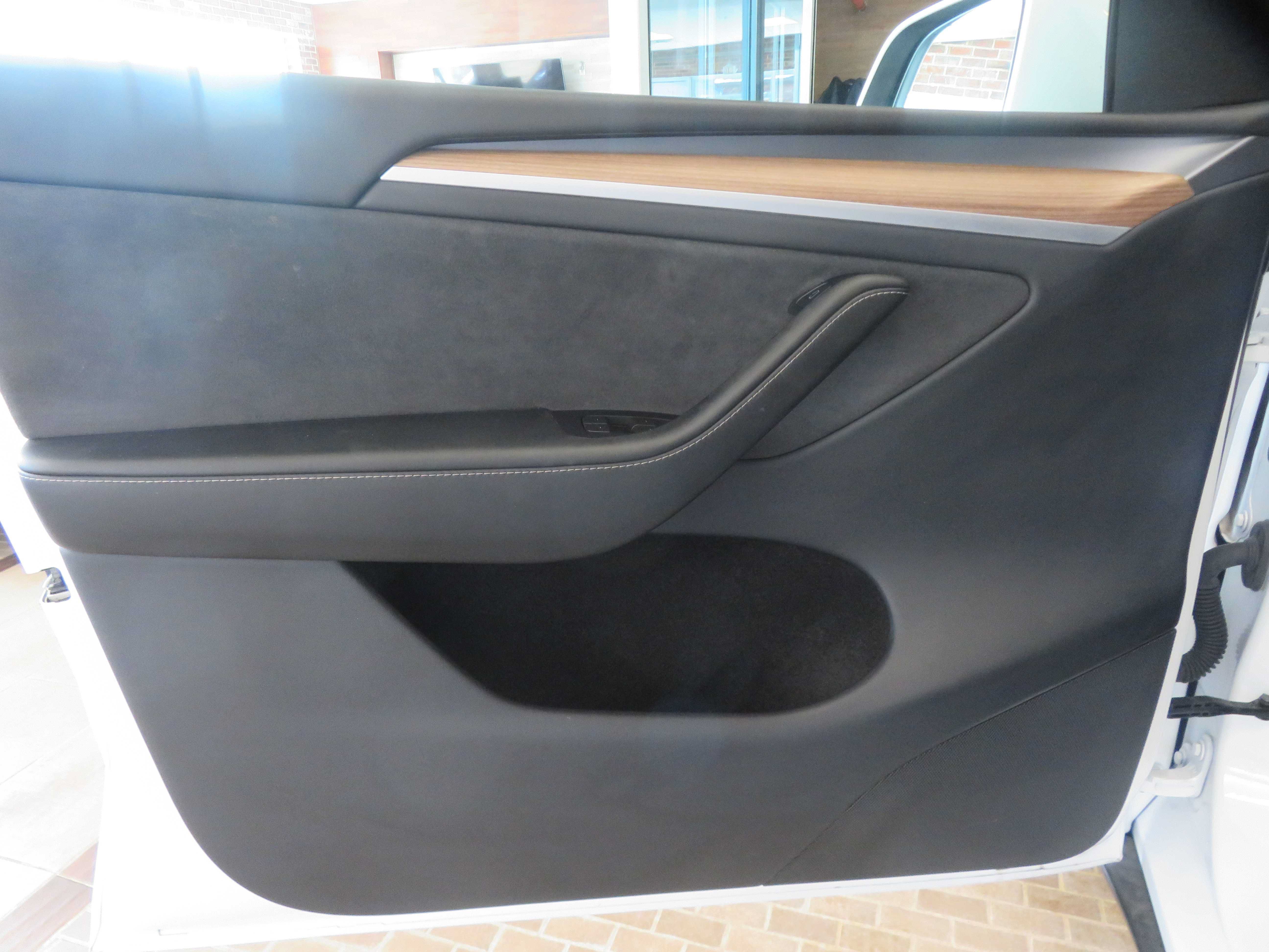 Used 2024 Tesla Model Y Long Range AWD/4WD image 13