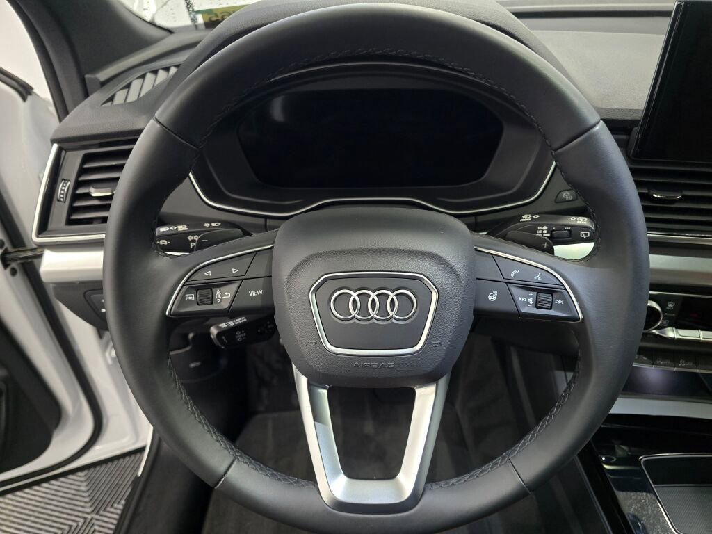 Certified 2025 Audi Q5 2.0T Premium w/ Convenience Plus Package image 14