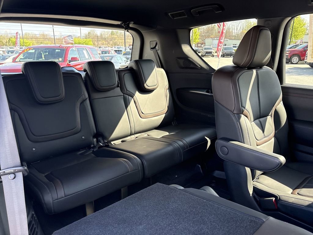 Used 2025 Nissan Armada SL w/ Captain's Chari Seat Package image 30