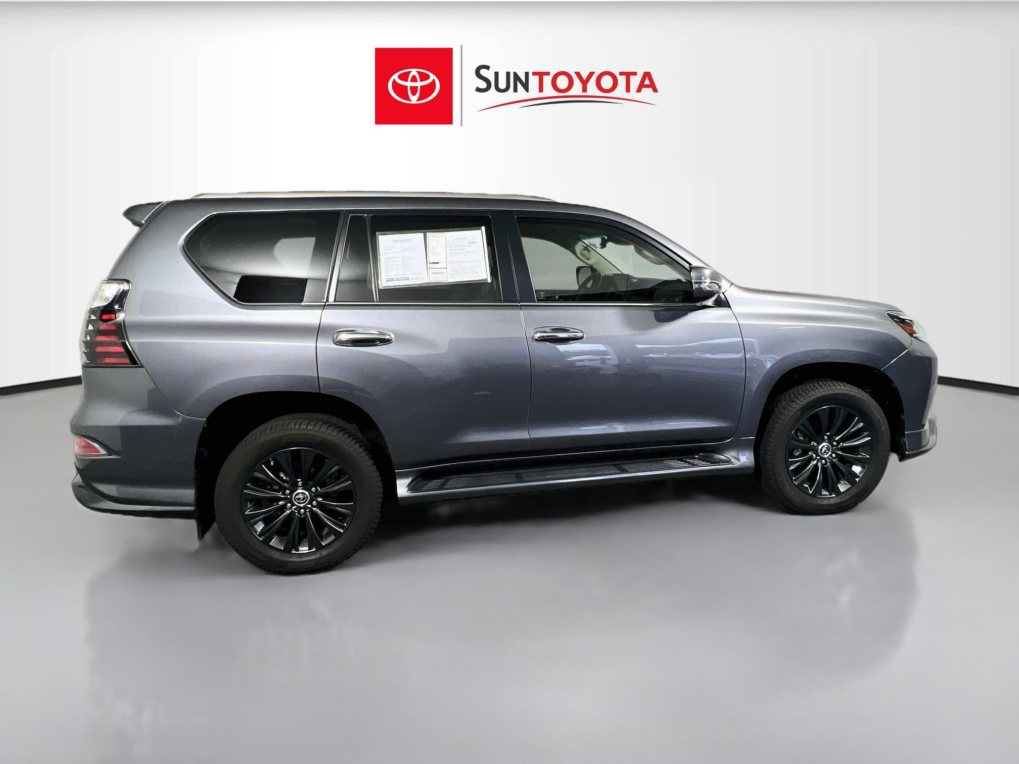 Used 2023 Lexus GX 460 Premium w/ Accessory Package AWD/4WD image 2