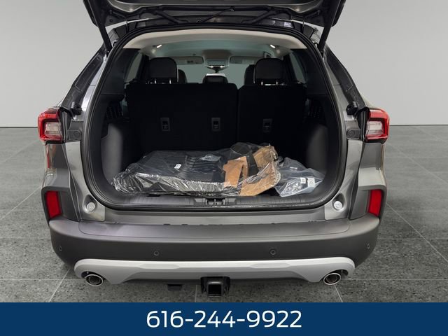New 2026 Ford Escape SE w/ Class II Trailer Tow Package FWD image 12