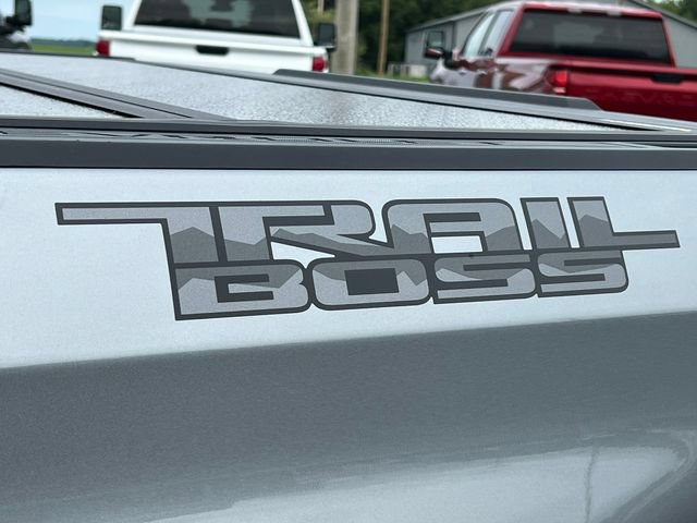 Used 2026 Chevrolet Silverado 1500 Custom Trail Boss w/ Dark Appearance Package AWD/4WD video 2