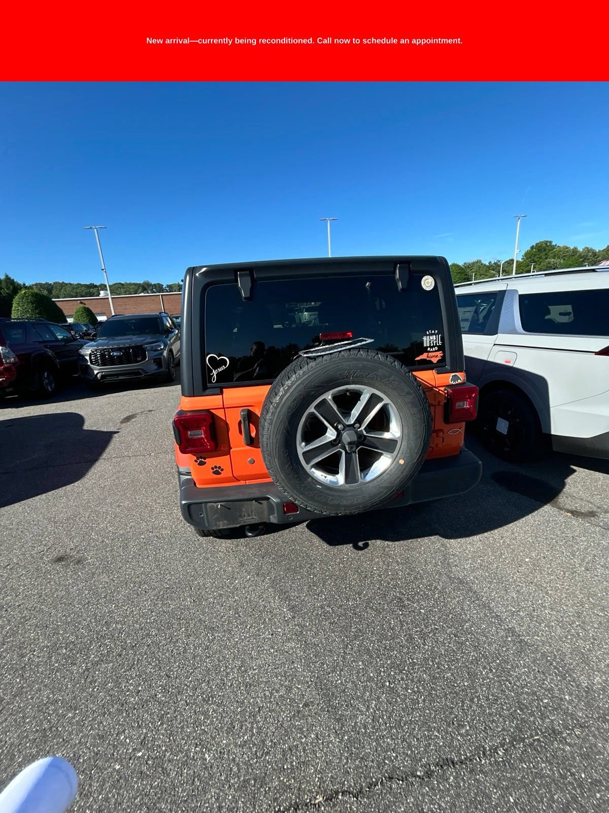 Used 2018 Jeep Wrangler Unlimited Sahara AWD/4WD image 12