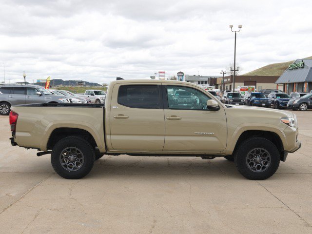 Used 2018 Toyota Tacoma SR5 AWD/4WD image 6