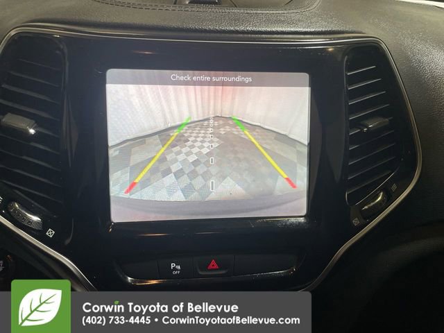 Used 2019 Jeep Cherokee Limited image 18