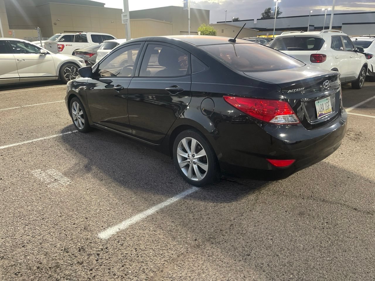 Used 2012 Hyundai Accent GLS w/ Premium Pkg 3 FWD image 4