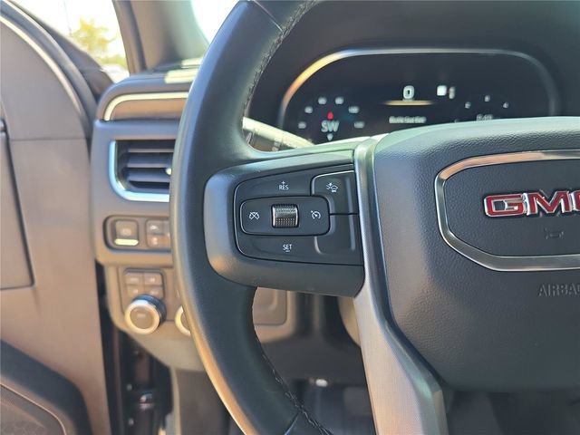 Used 2023 GMC Yukon XL SLT AWD/4WD image 32