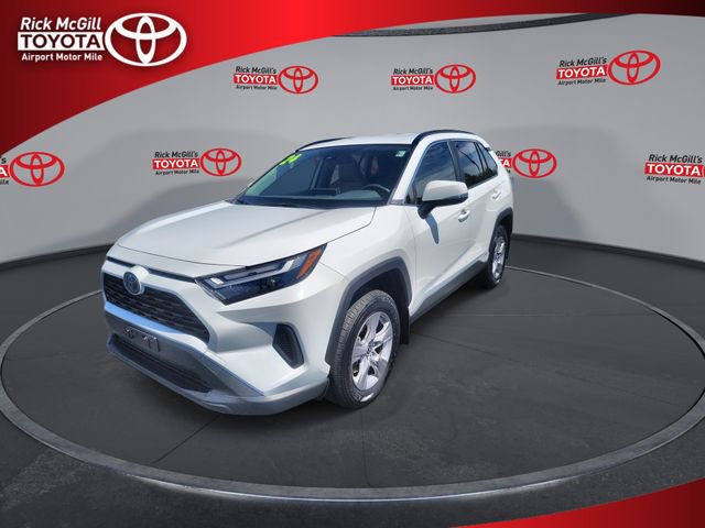 Used 2024 Toyota RAV4 LE AWD/4WD image 4