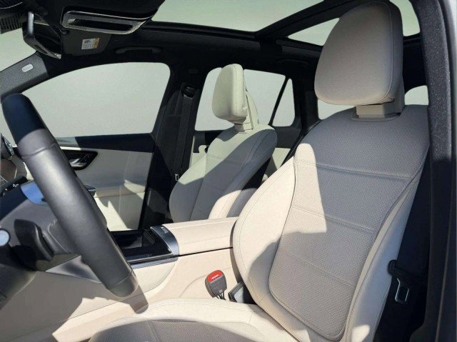 Certified 2026 Mercedes-Benz GLC 300 4MATIC image 19