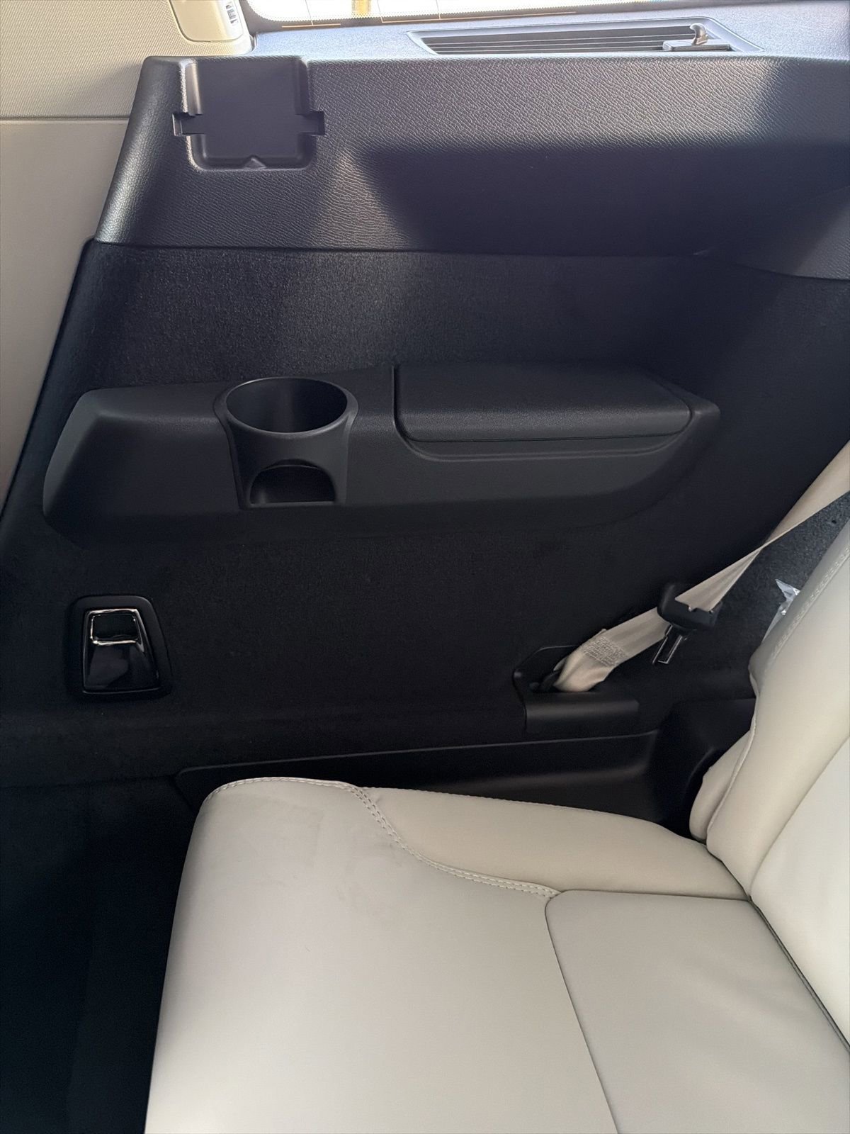 New 2026 Volvo XC90 B6 Ultra w/ Protection Package image 38