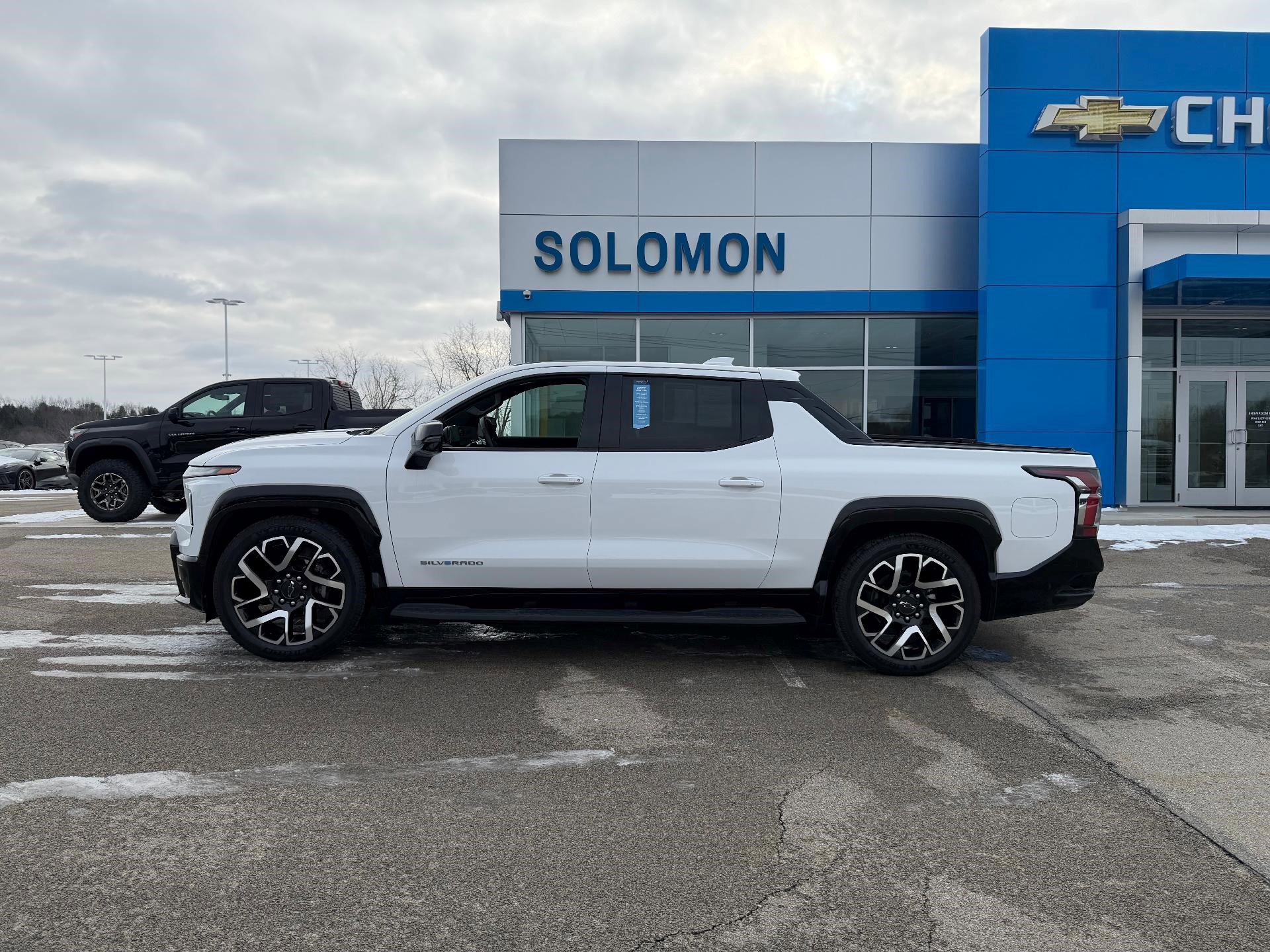 Certified 2024 Chevrolet Silverado EV RST image 2