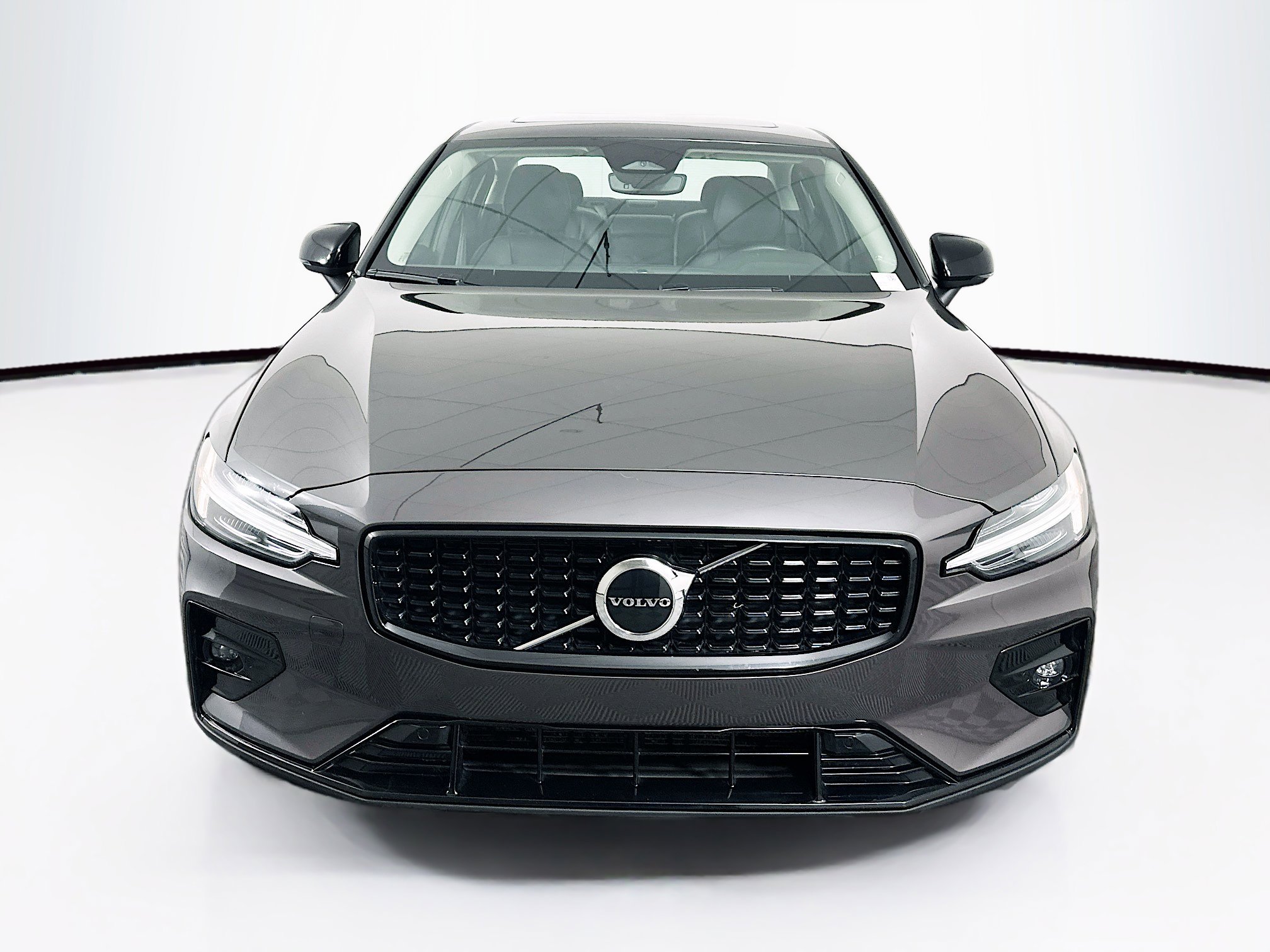 Used 2024 Volvo S60 B5 Core FWD image 2