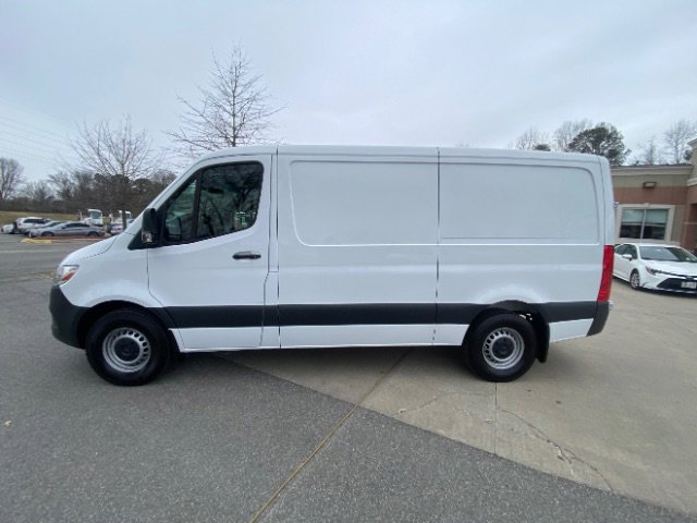 Used 2022 Mercedes-Benz Sprinter 2500 image 2