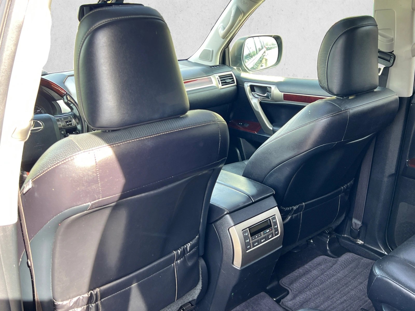 Used 2017 Lexus GX 460 AWD/4WD image 19