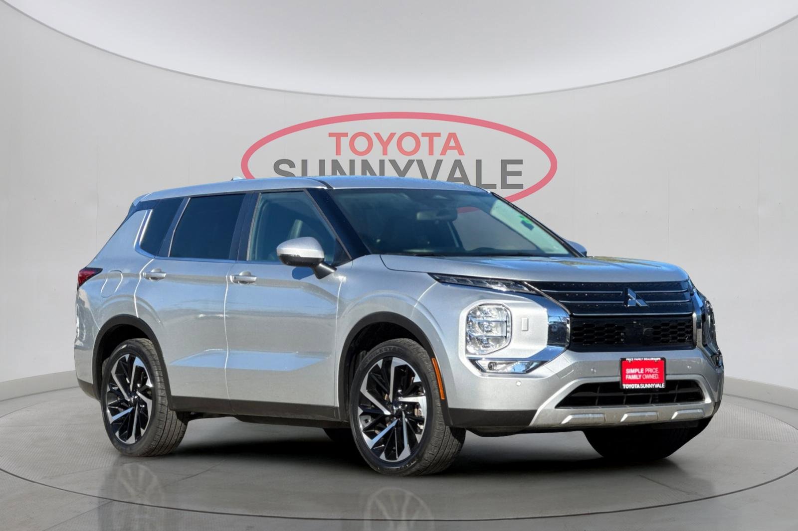 Used 2024 Mitsubishi Outlander SE image 10