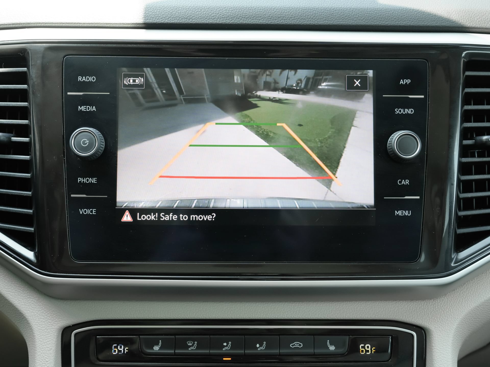 Used 2022 Volkswagen Atlas SE w/ Panoramic Sunroof Package FWD image 14