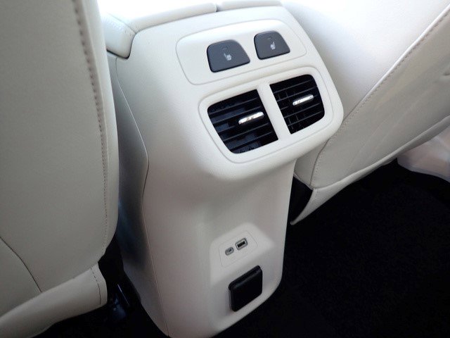 Certified 2022 Buick Envision Avenir w/ Technology Package II image 17