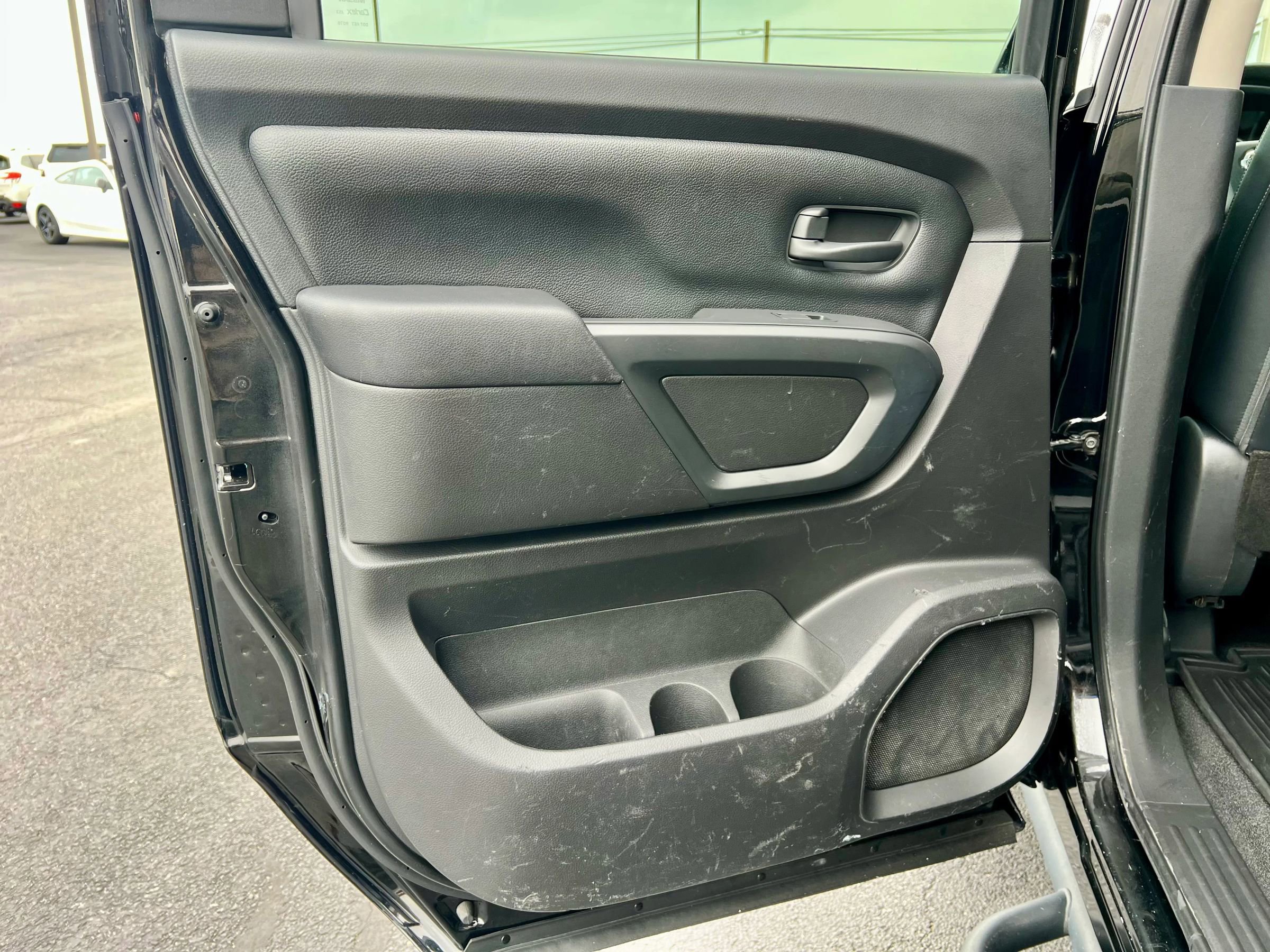 Used 2021 Nissan Titan S w/ S Utility Package image 30