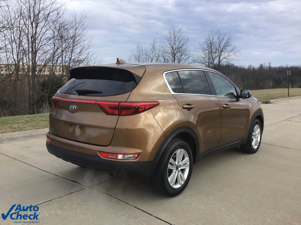 Used 2017 Kia Sportage LX image 3