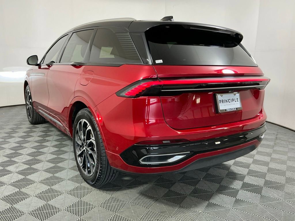 Used 2024 Lincoln Nautilus Reserve AWD/4WD image 7