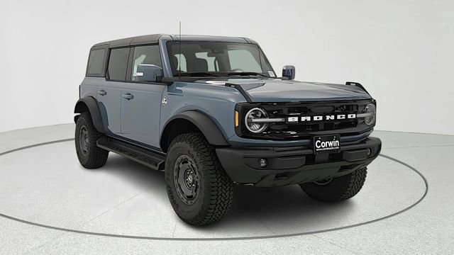 New 2025 Ford Bronco Outer Banks w/ Sasquatch Package