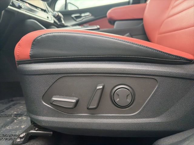 Used 2025 Kia Sportage SX image 16