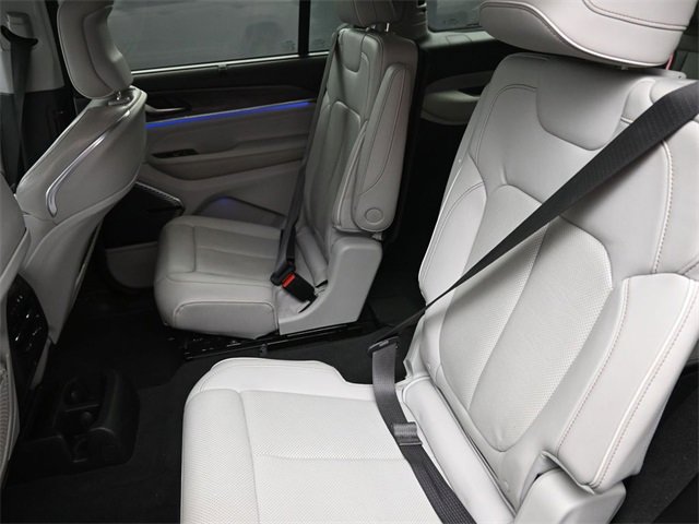 Used 2022 Jeep Grand Cherokee L Overland w/ Advanced Protech Group III image 18