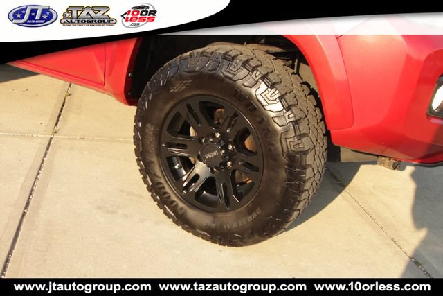 Used 2019 Toyota Tacoma SR5 AWD/4WD image 8