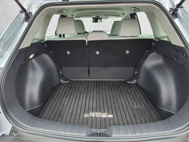 Used 2025 Toyota Corolla Cross L FWD image 6