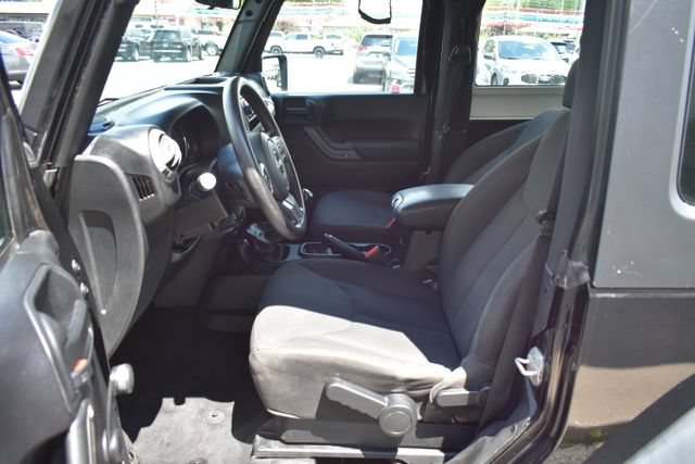 Used 2016 Jeep Wrangler Sport AWD/4WD image 13